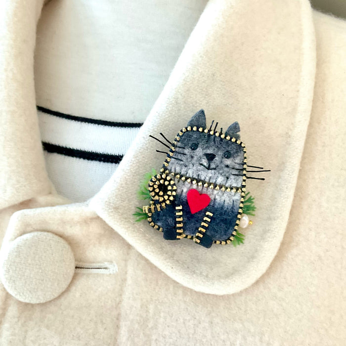 Kitten in the Garden Brooch