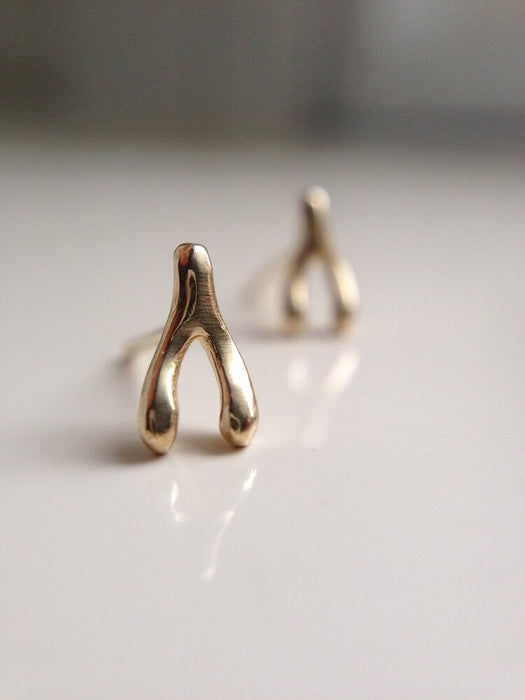 Ear single 14K WISHBONE STUD